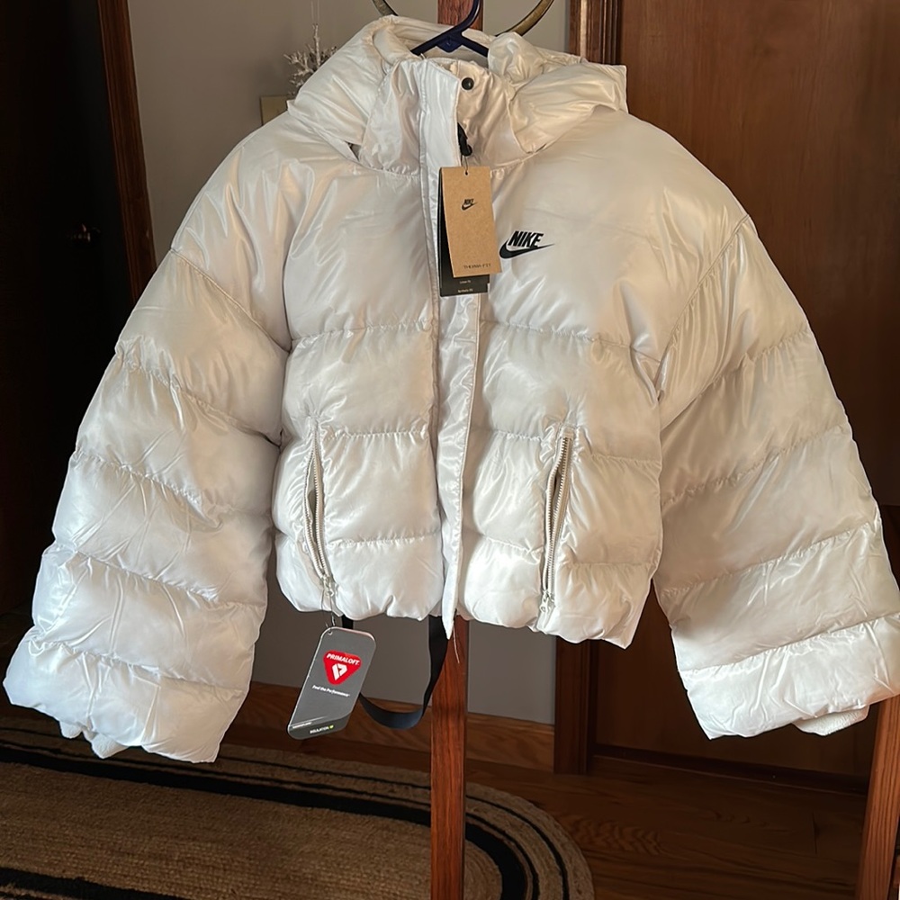 Nike White Thermafit Puffer Jacket XS